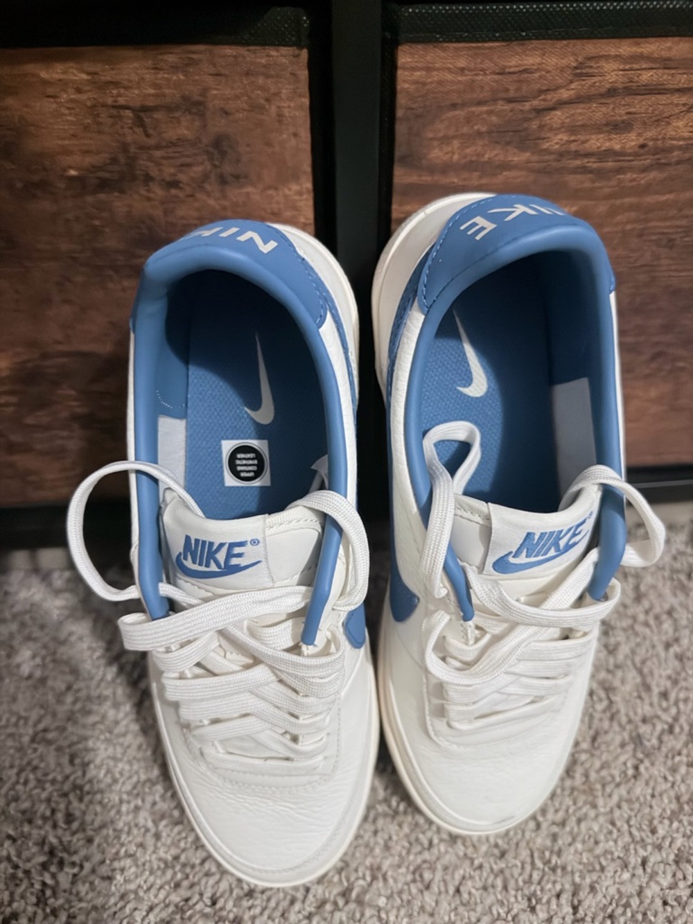 Nike Men’s White Sneakers with Blue Swoosh - Picture 4 of 6